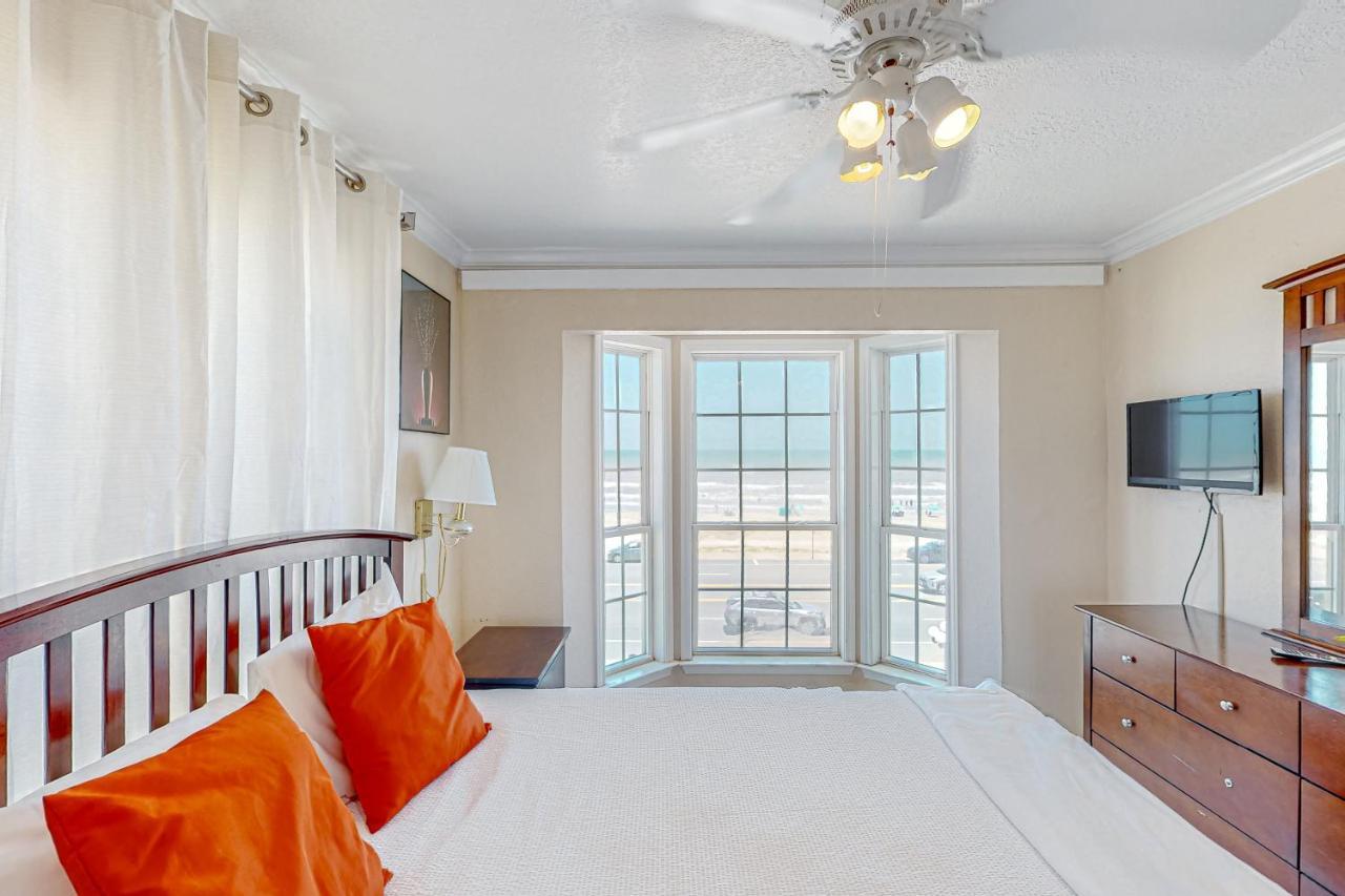 Beachfront Haven Galveston Exterior photo